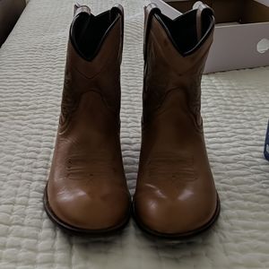 Dingo antique tan boots with collar